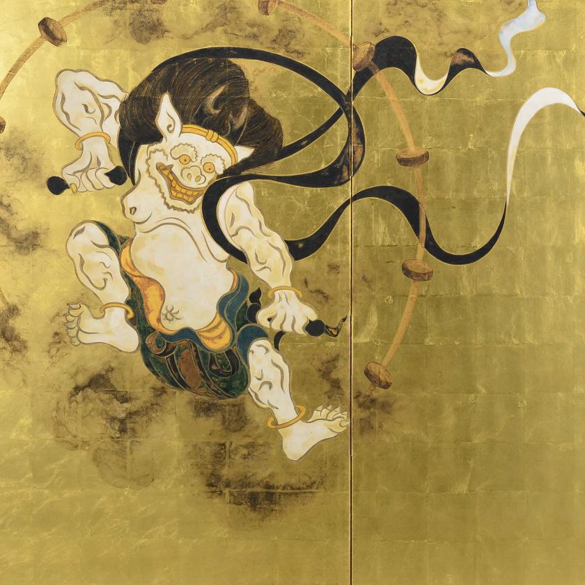 雷神の顔や衣の描写と、背景に重なる金箔の細かな質感